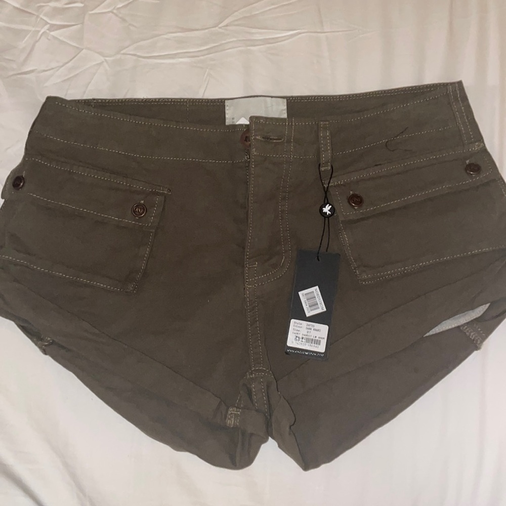 NWT never worn One Teaspoon cargo shorts